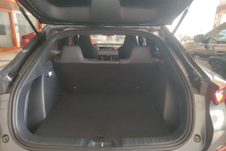 Used CHANGAN UNI-T 2020 1.5T Prestige Version Trunk