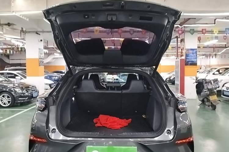 Used CHANGAN UNI-T 2020 1.5T Flagship Version Trunk