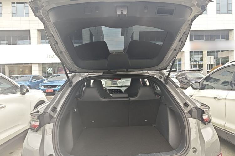 Used CHANGAN UNI-T 2020 1.5T Prestige Version Trunk