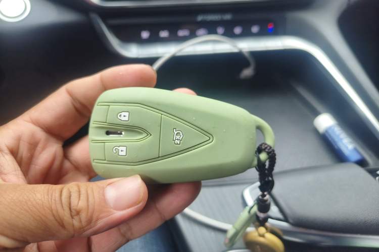 Used CHANGAN UNI-T 2020 1.5T Prestige Version Vehicle Key
