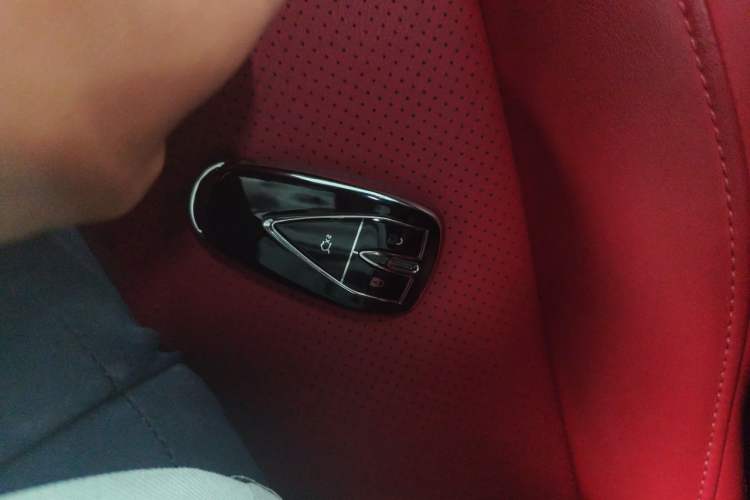 Used CHANGAN UNI-T 2020 1.5T Prestige Version Vehicle Key