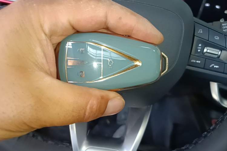 Used CHANGAN UNI-T 2020 1.5T Prestige Version Vehicle Key