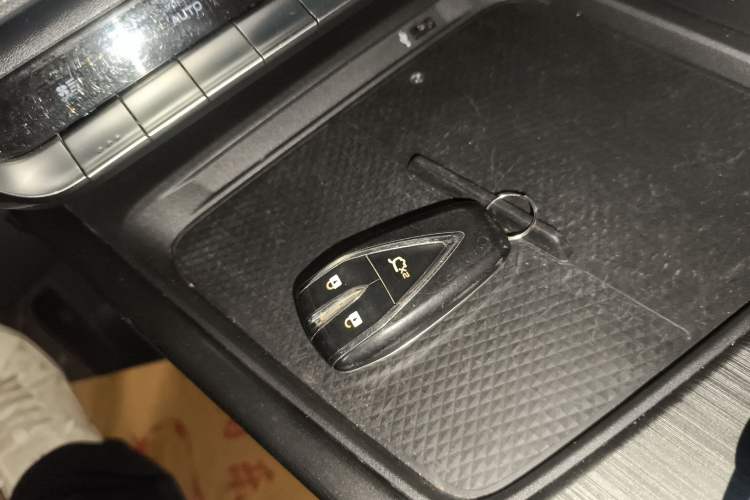 Used CHANGAN UNI-T 2020 1.5T Prestige Version Vehicle Key