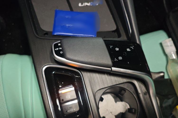 Used CHANGAN UNI-T 2020 1.5T Prestige Version Gear Lever