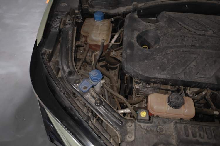 Used CHANGAN UNI-T 2020 1.5T Flagship Version Engine Bay Right