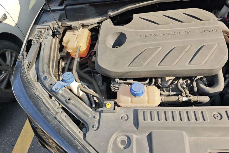 Used CHANGAN UNI-T 2020 1.5T Flagship Version Engine Bay Right