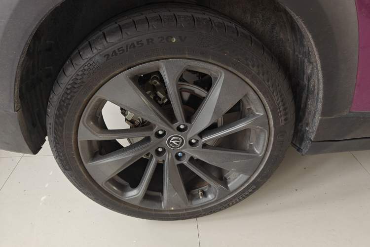 Used CHANGAN UNI-T 2020 1.5T Flagship Version Right Rear Wheel Hub