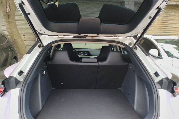 Used CHANGAN UNI-T 2020 1.5T Flagship Version Trunk