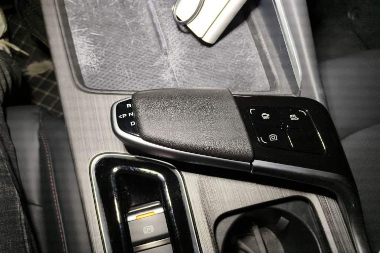 Used CHANGAN UNI-T 2020 1.5T Prestige Version Gear Lever
