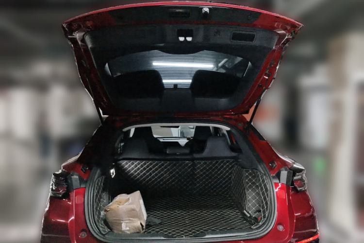 Used CHANGAN UNI-T 2020 1.5T Prestige Version Trunk