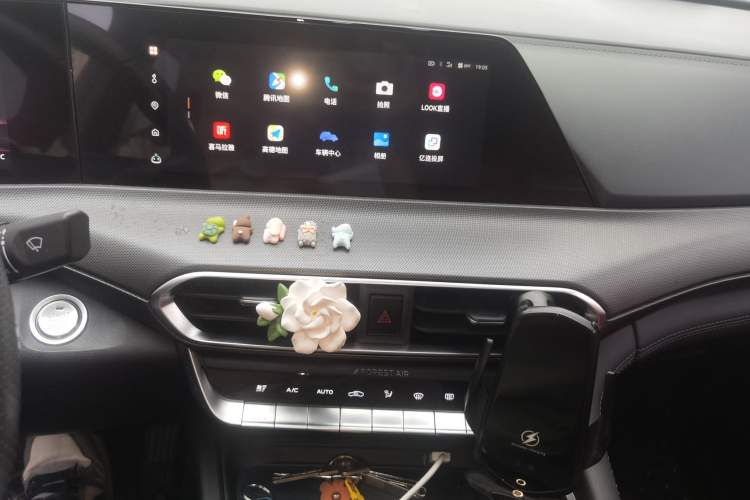 Used CHANGAN UNI-T 2020 1.5T Prestige Version Audio And AC Panel