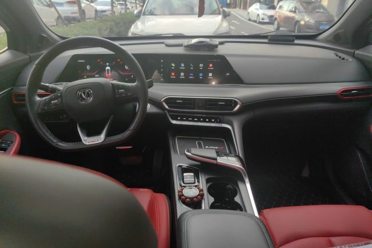 Used CHANGAN UNI-T 2020 1.5T Prestige Version Center Console