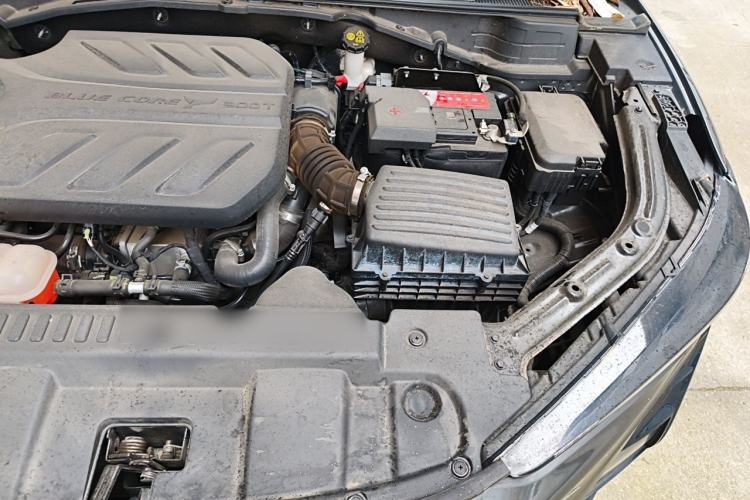 Used CHANGAN UNI-T 2020 1.5T Prestige Version Engine Bay Left