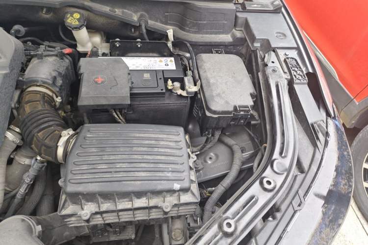 Used CHANGAN UNI-T 2020 1.5T Prestige Version Engine Bay Left