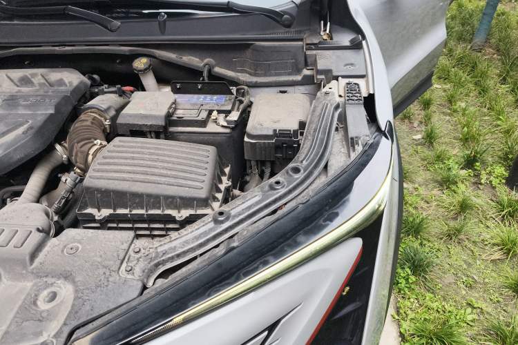 Used CHANGAN UNI-T 2020 1.5T Prestige Version Engine Bay Left