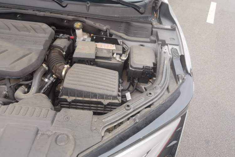 Used CHANGAN UNI-T 2020 1.5T Prestige Version Engine Bay Left
