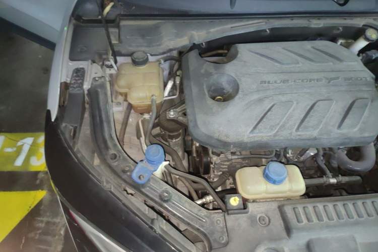 Used CHANGAN UNI-T 2020 1.5T Flagship Version Engine Bay Right