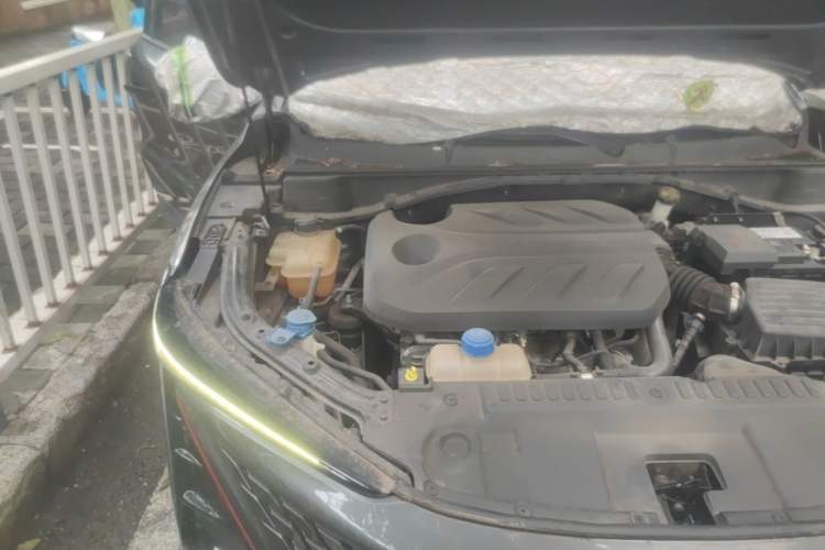 Used CHANGAN UNI-T 2020 1.5T Prestige Version Engine Bay Right