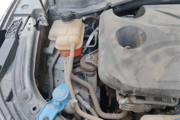Used CHANGAN UNI-T 2020 1.5T Flagship Version Engine Bay Right