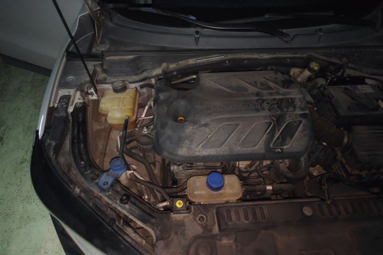 Used CHANGAN UNI-T 2020 1.5T Prestige Version Engine Bay Right