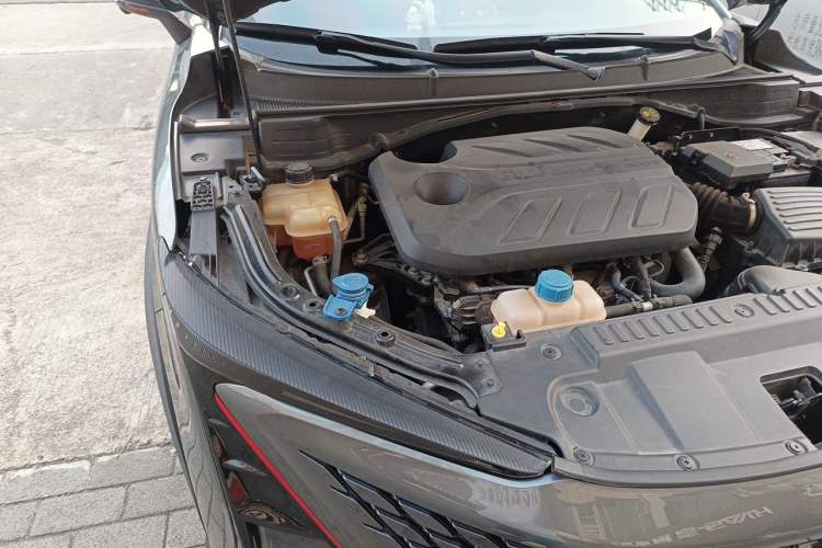 Used CHANGAN UNI-T 2020 1.5T Prestige Version Engine Bay Right