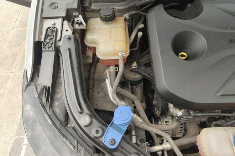 Used CHANGAN UNI-T 2020 1.5T Flagship Version Engine Bay Right