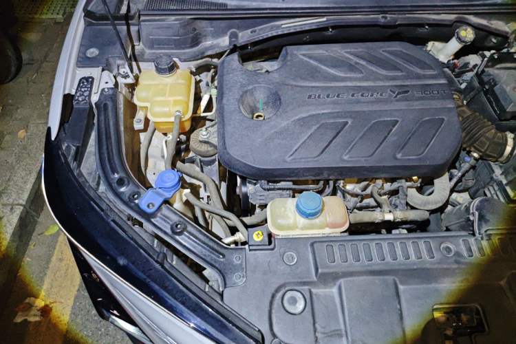 Used CHANGAN UNI-T 2020 1.5T Flagship Version Engine Bay Right
