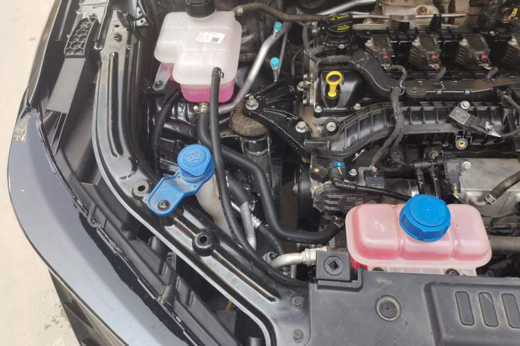 Used CHANGAN UNI-T 2020 1.5T Flagship Version Engine Bay Right