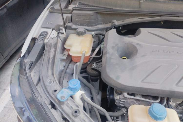 Used CHANGAN UNI-T 2020 1.5T Flagship Version Engine Bay Right
