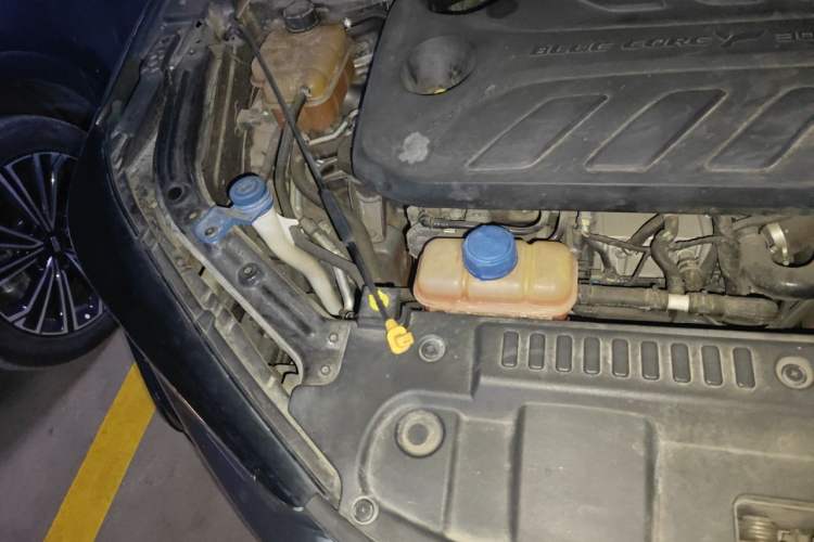 Used CHANGAN UNI-T 2020 1.5T Flagship Version Engine Bay Right