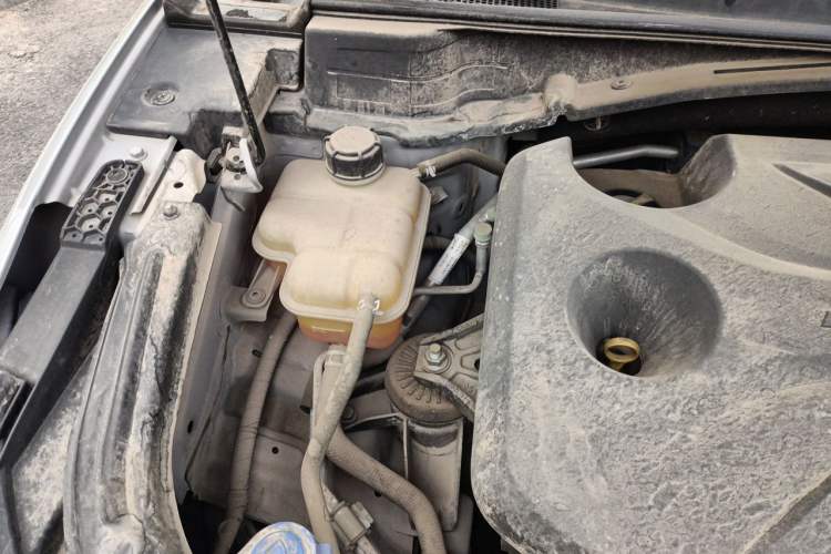 Used CHANGAN UNI-T 2020 1.5T Prestige Version Engine Bay Right