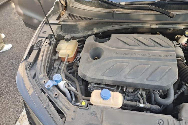 Used CHANGAN UNI-T 2020 1.5T Flagship Version Engine Bay Right