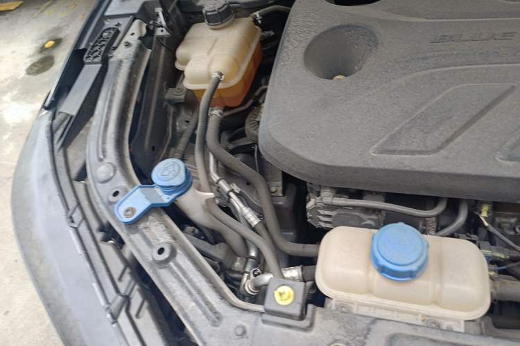 Used CHANGAN UNI-T 2020 1.5T Flagship Version Engine Bay Right