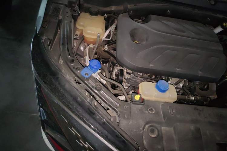 Used CHANGAN UNI-T 2020 1.5T Flagship Version Engine Bay Right