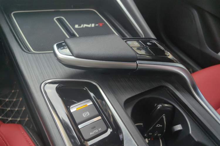 Used CHANGAN UNI-T 2020 1.5T Prestige Version Gear Lever