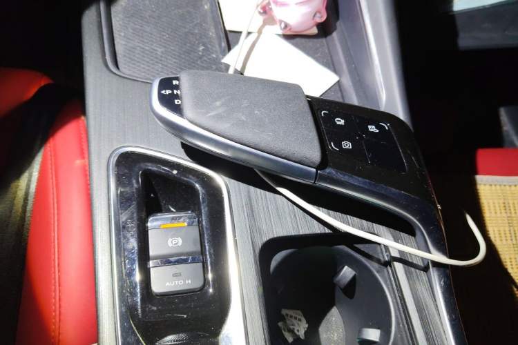 Used CHANGAN UNI-T 2020 1.5T Prestige Version Gear Lever