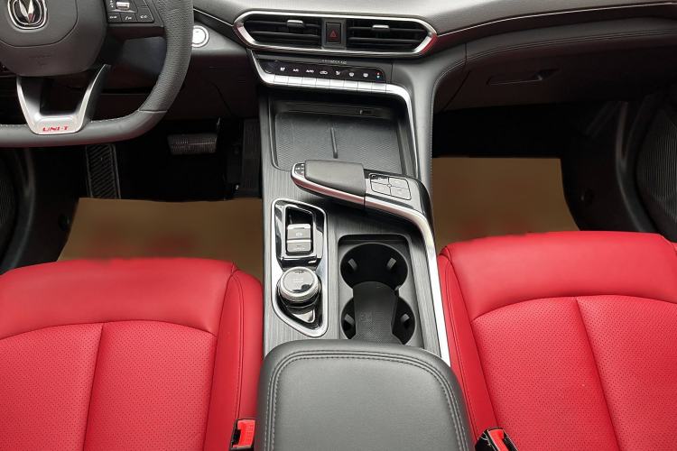 Used CHANGAN UNI-T 2020 1.5T Flagship Version Interior 5
