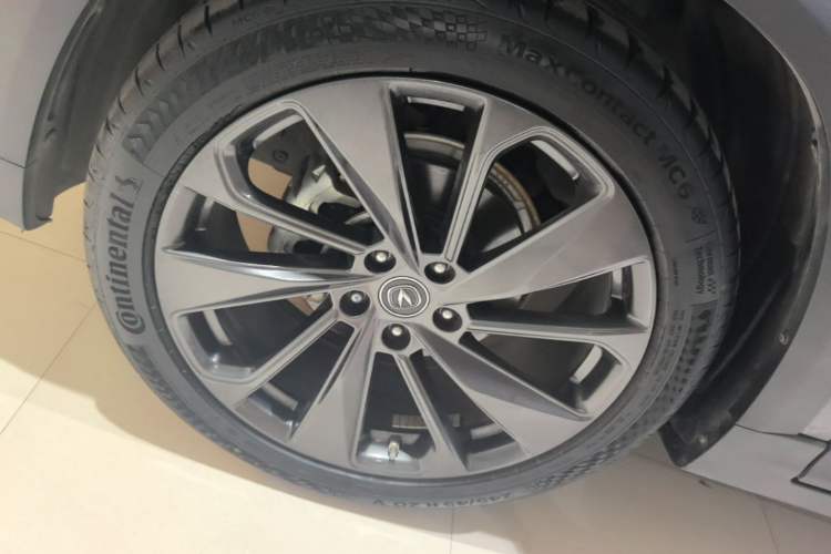Used CHANGAN UNI-T 2020 1.5T Prestige Version Left Front Wheel Hub