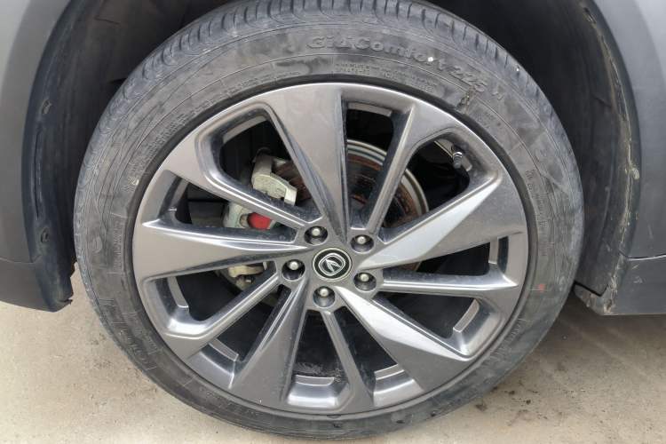 Used CHANGAN UNI-T 2020 1.5T Prestige Version Left Front Wheel Hub