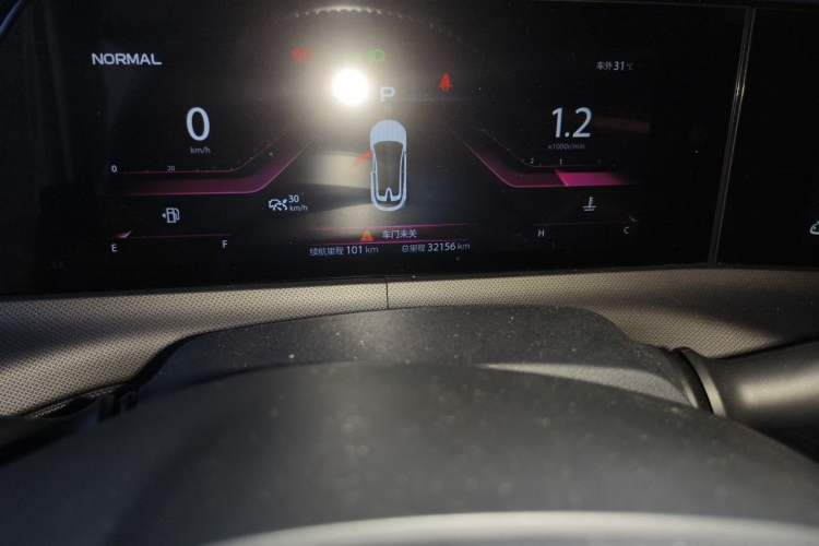 Used CHANGAN UNI-T 2020 1.5T Prestige Version Odometer Close Up