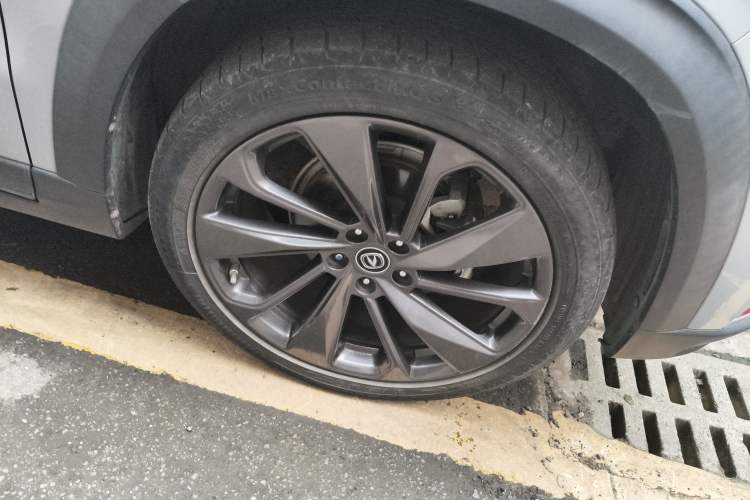 Used CHANGAN UNI-T 2020 1.5T Prestige Version Right Front Wheel Hub