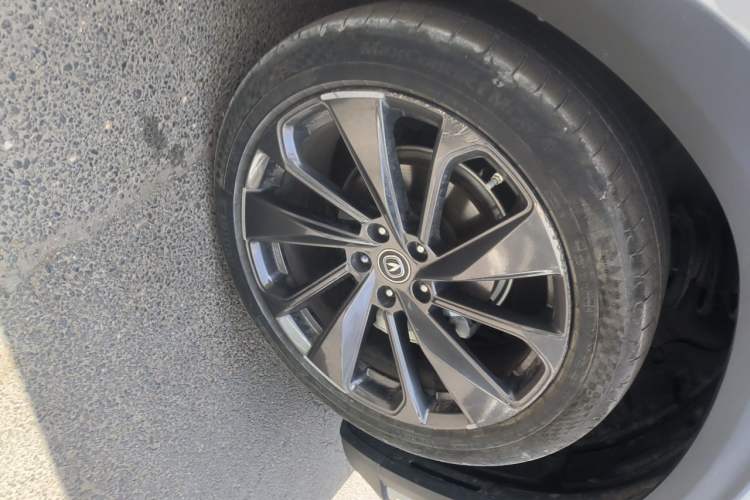 Used CHANGAN UNI-T 2020 1.5T Flagship Version Right Front Wheel Hub