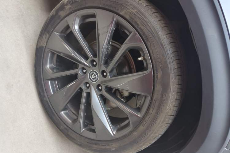 Used CHANGAN UNI-T 2020 1.5T Flagship Version Right Front Wheel Hub