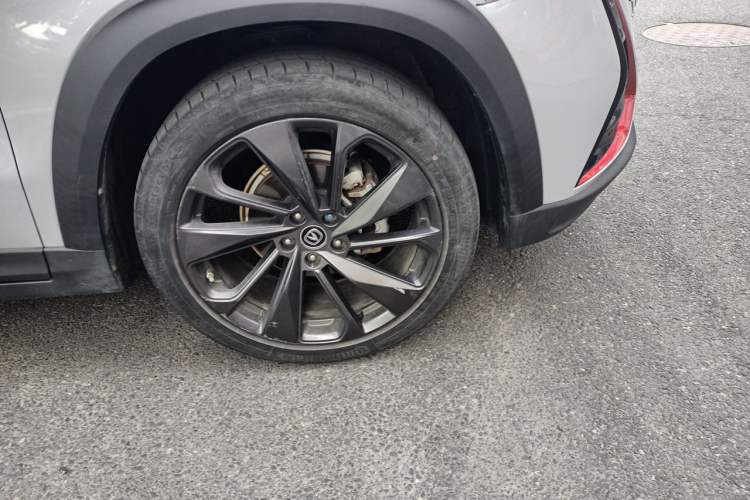 Used CHANGAN UNI-T 2020 1.5T Prestige Version Right Front Wheel Hub
