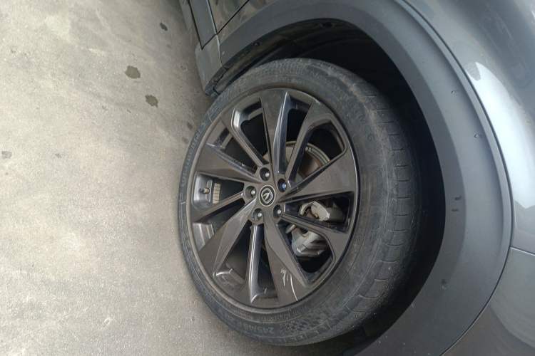 Used CHANGAN UNI-T 2020 1.5T Flagship Version Right Front Wheel Hub