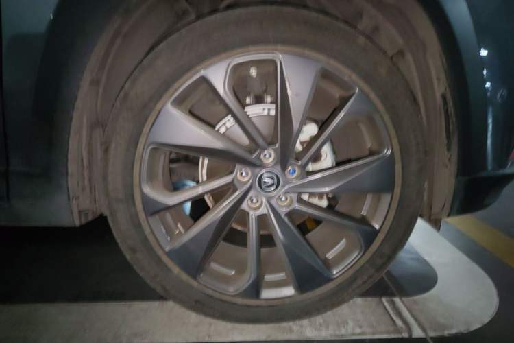Used CHANGAN UNI-T 2020 1.5T Flagship Version Right Front Wheel Hub