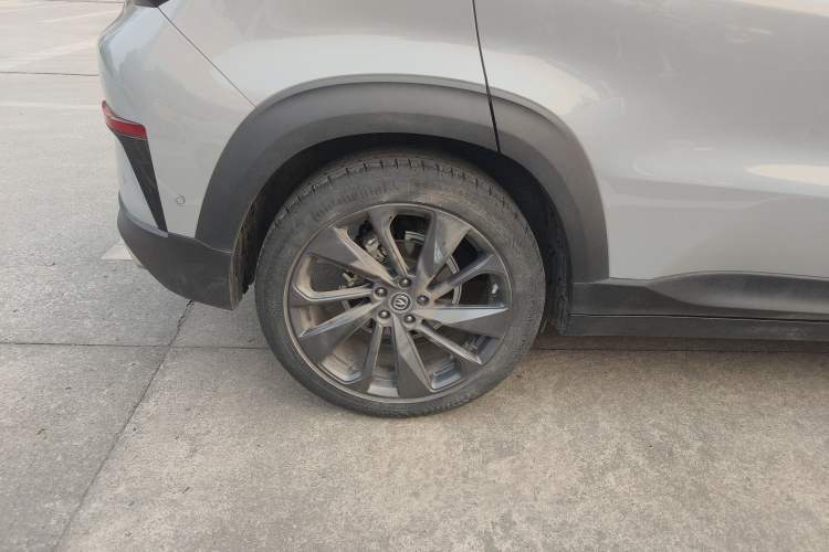 Used CHANGAN UNI-T 2020 1.5T Flagship Version Right Rear Wheel Hub