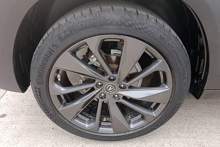 Used CHANGAN UNI-T 2020 1.5T Flagship Version Right Rear Wheel Hub