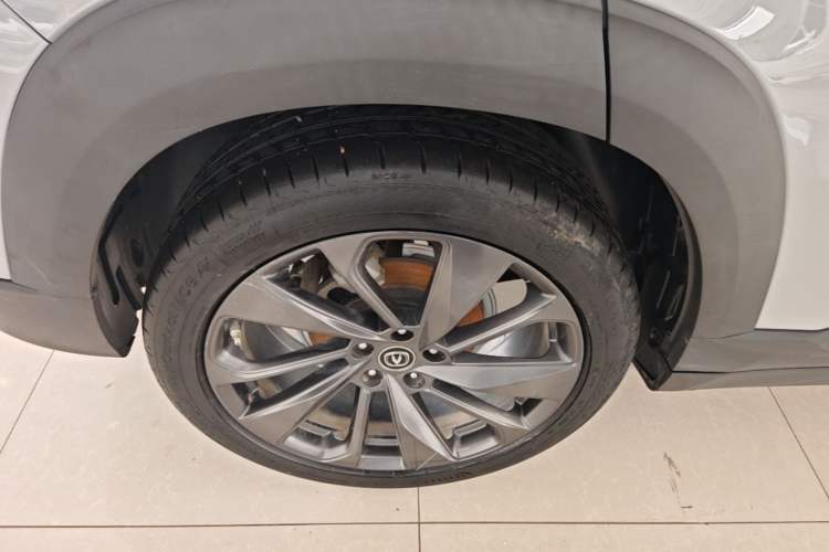 Used CHANGAN UNI-T 2020 1.5T Flagship Version Right Rear Wheel Hub