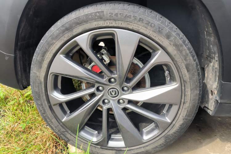 Used CHANGAN UNI-T 2020 1.5T Prestige Version Right Rear Wheel Hub